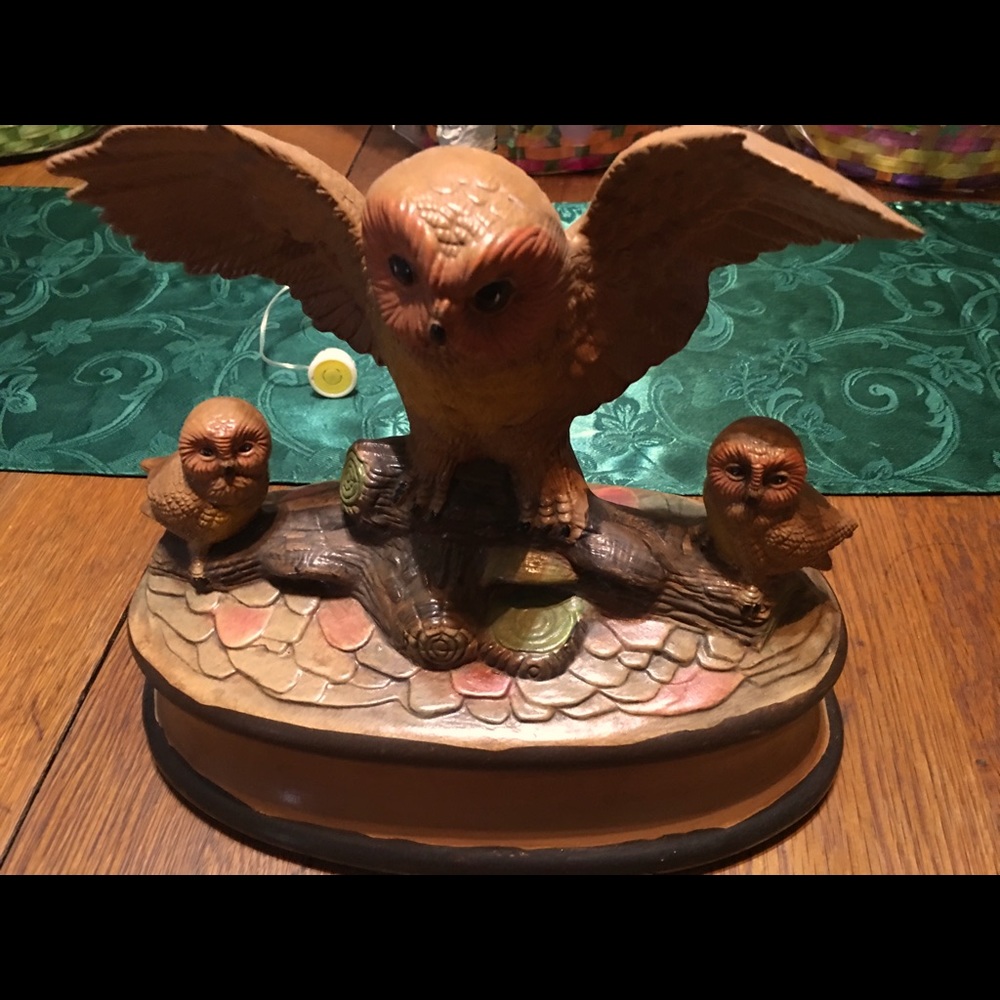 Ceramic winged owl-Closet clear for it!